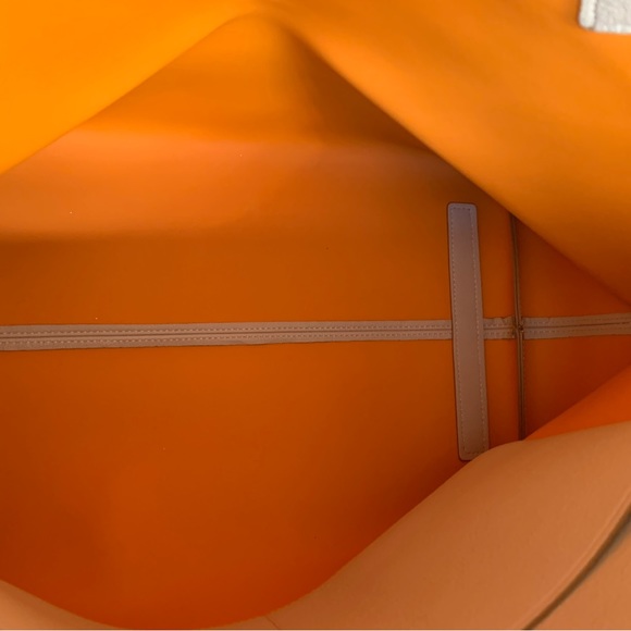 Authentic Burberry Tote Bag - Picture 9 of 16